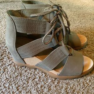 Sorel Joanie II wedge sandal